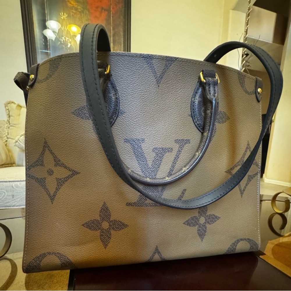 Louis Vuitton Onthego monogram purse Brown and Black